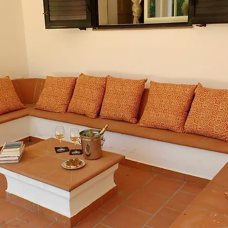 Parco Del Pizzo Bed & Breakfast 2*
